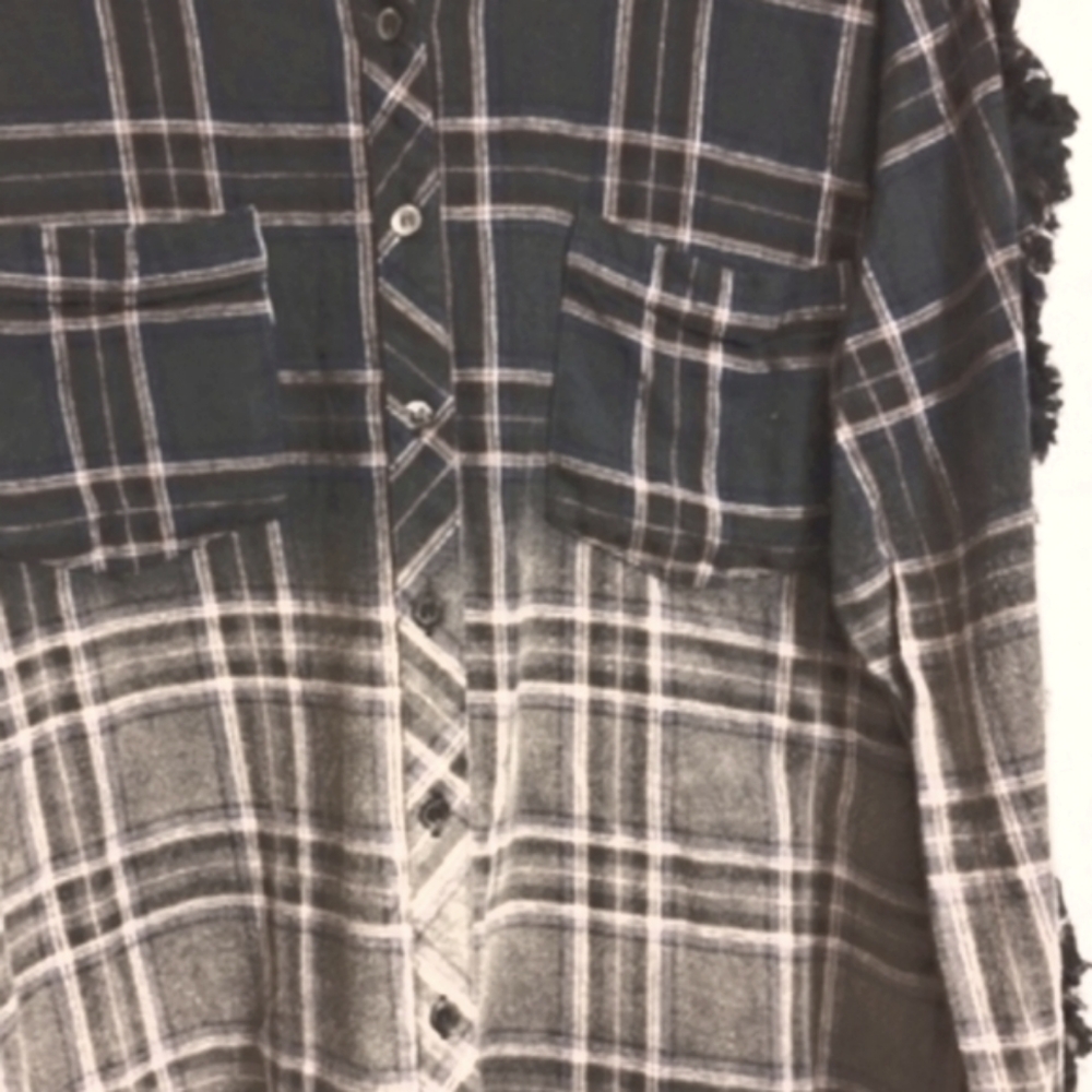 ❤️Kendall + Kylie NEW Women's SZ Large Flannel Top Shacket Ombre Fringe NWT - Picture 3 of 10